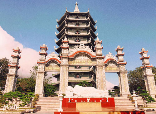 ch&ugrave;a linh ứng đ&agrave; nẵng 
