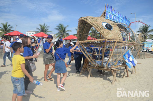 r&aacute;c thải nhựa b&atilde;i biển