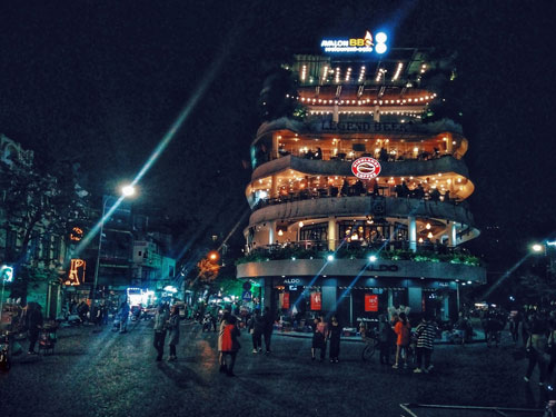 dạo quanh bờ hồ dạo quanh bờ hồ