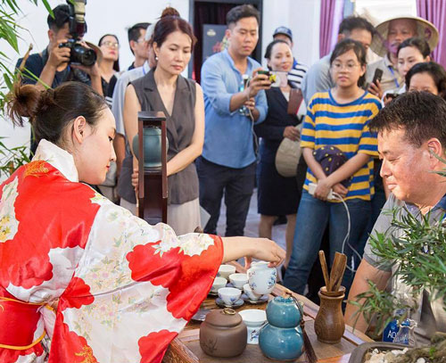 tr&agrave; đạo nhật