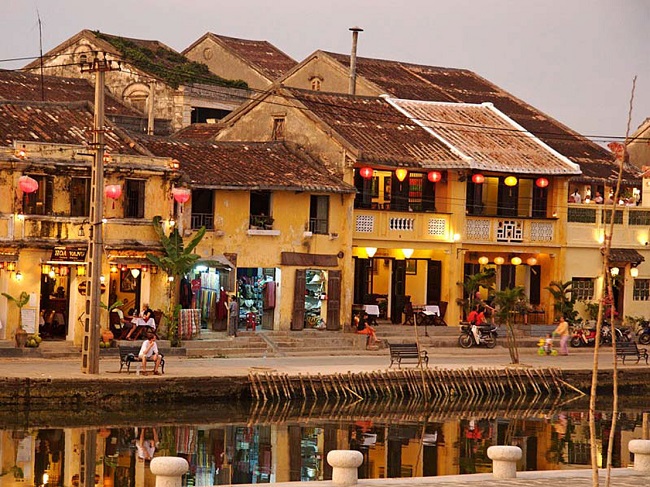 Tour du lịch phố cổ Hội An về đêm mang đến cho bạn những trải nghiệm vô cùng đáng nhớ Tour du lịch phố cổ Hội An về đêm mang đến cho bạn những trải nghiệm vô cùng đáng nhớ